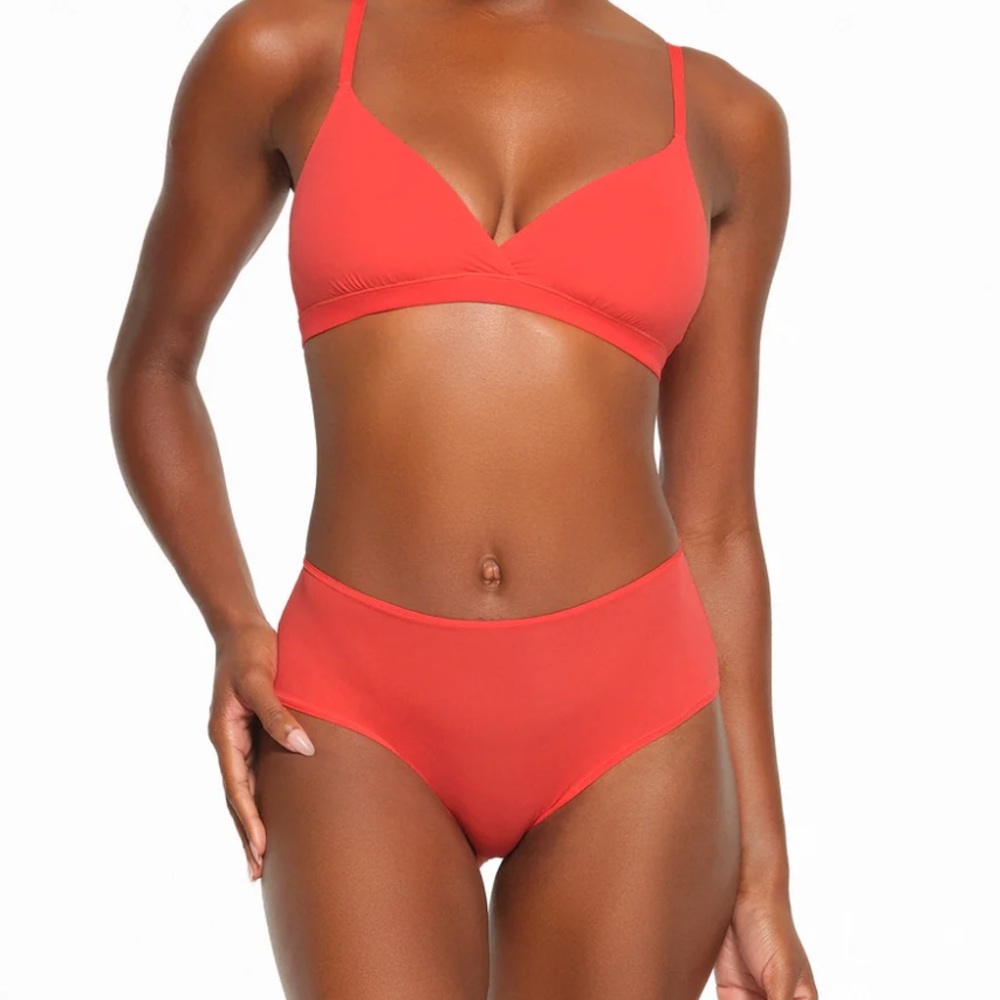 SKIMS TRIANGLE BRALETTE, Size M, Neon Pink